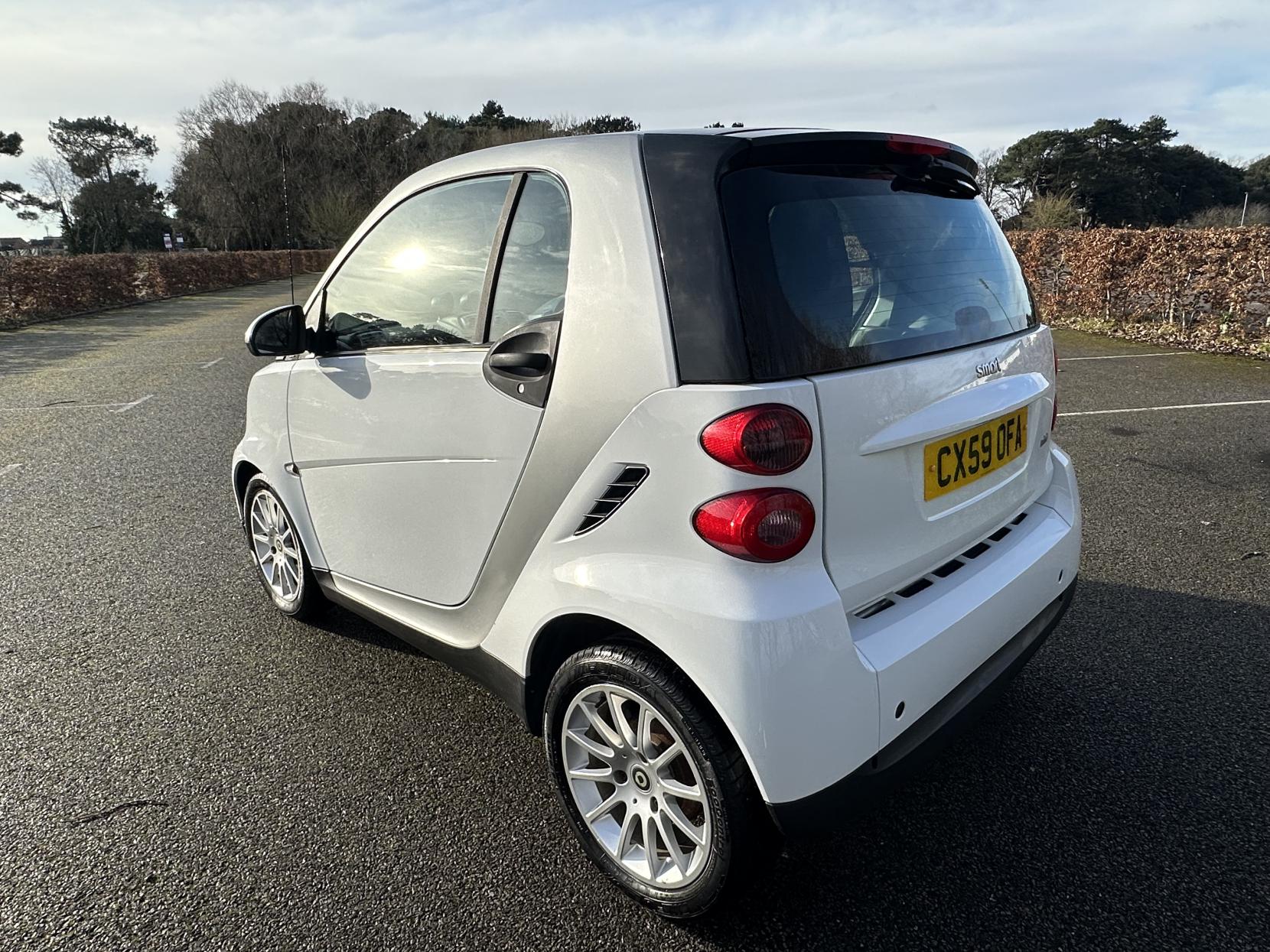 Smart fortwo 1.0 MHD Passion Coupe 2dr Petrol Auto Euro 4 (71 bhp)